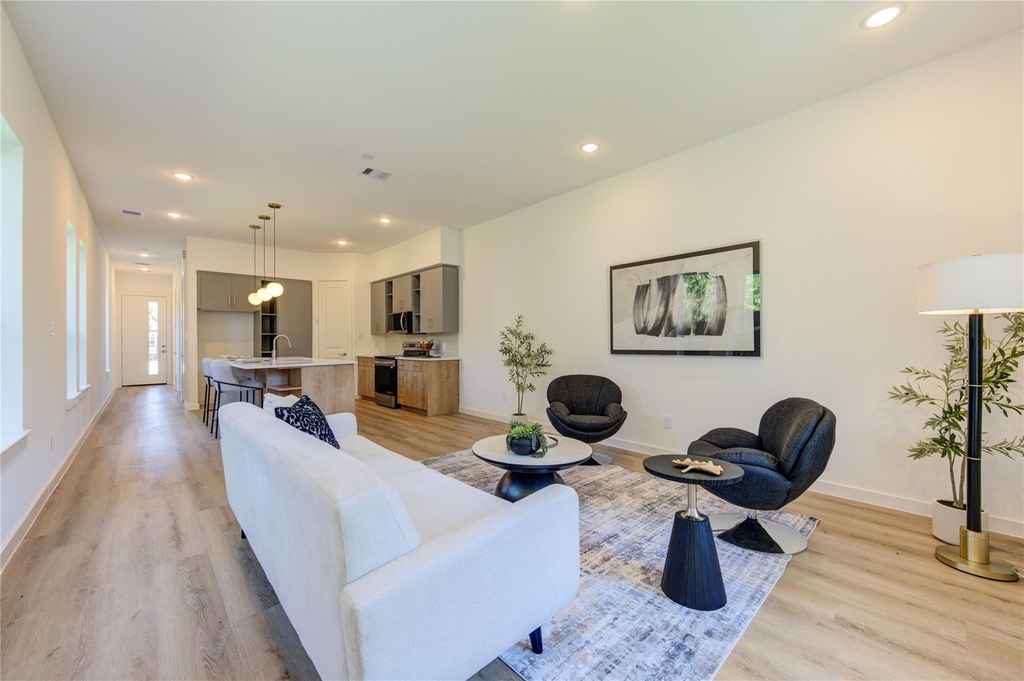 7120 Eastwood Street - Photo 3