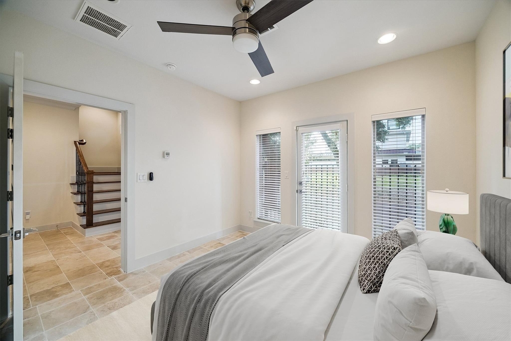 4833 Chenevert Street - Photo 5