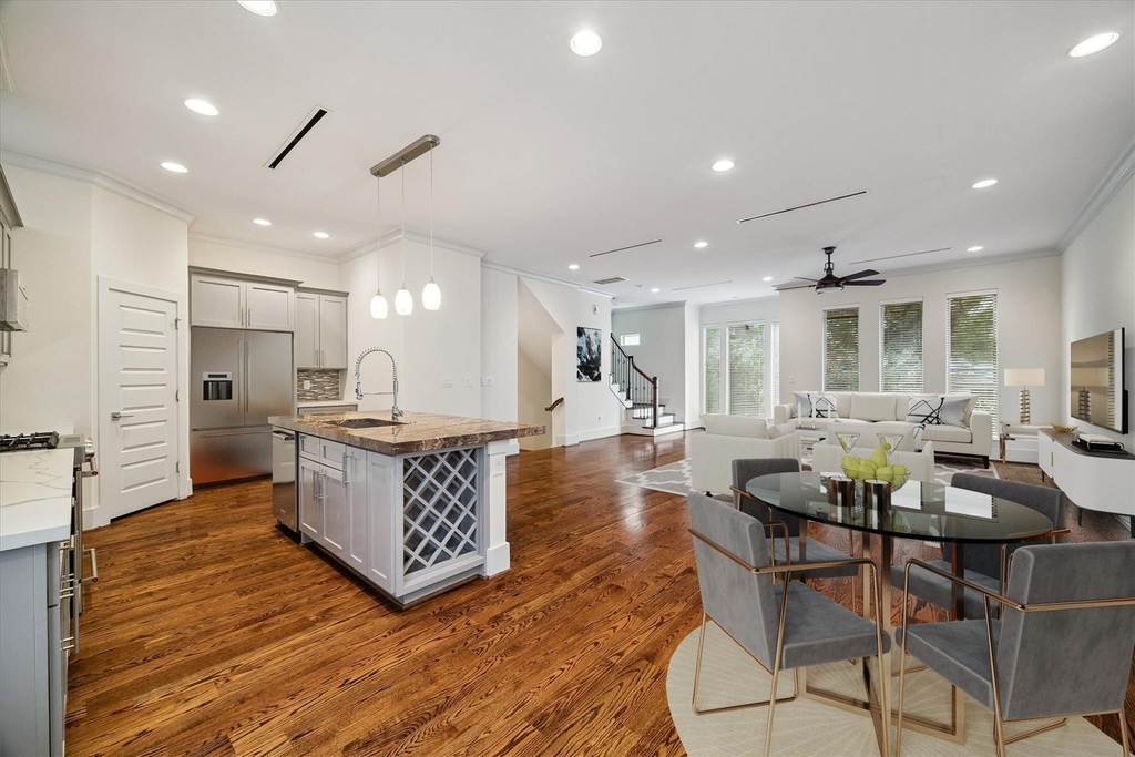 4833 Chenevert Street - Photo 8