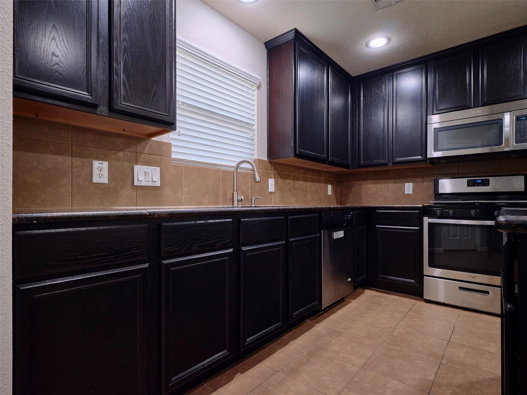 8230 Silent Deep Drive - Photo 11