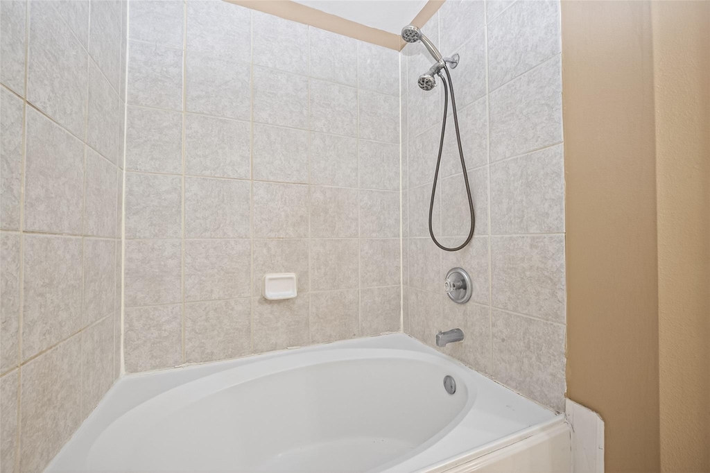 15515 Waldron Circle - Photo 19