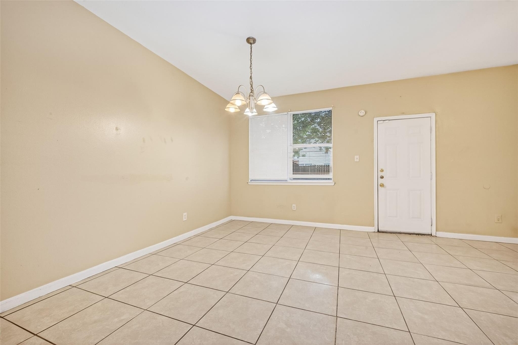 15515 Waldron Circle - Photo 9