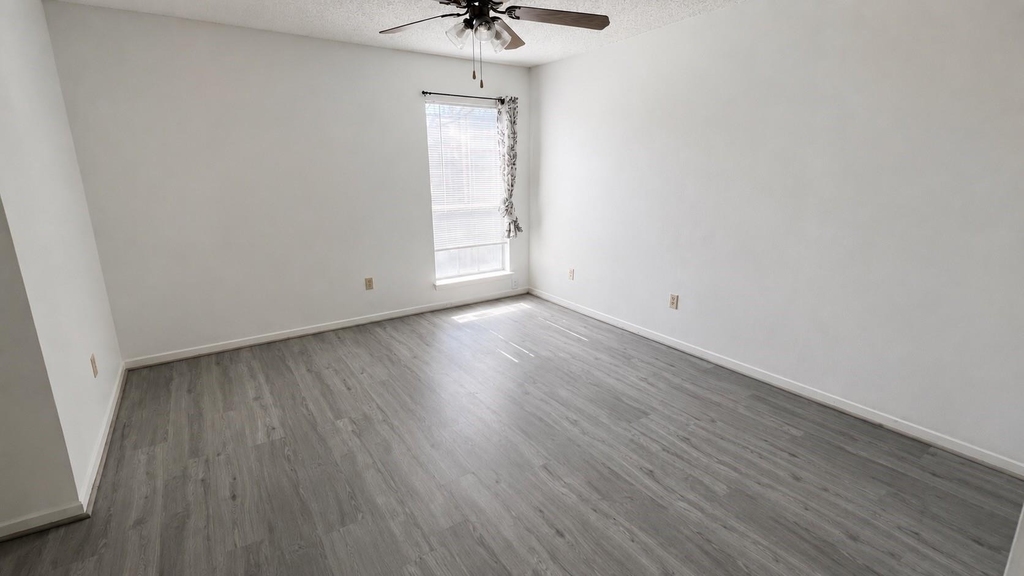 11685 Alief Clodine Road - Photo 15
