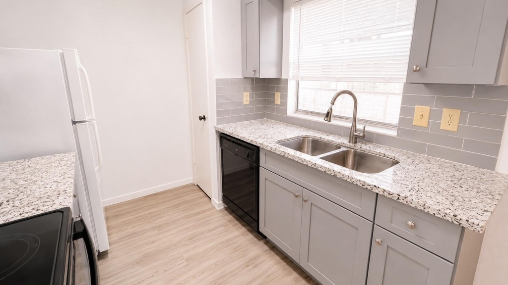 11685 Alief Clodine Road - Photo 7