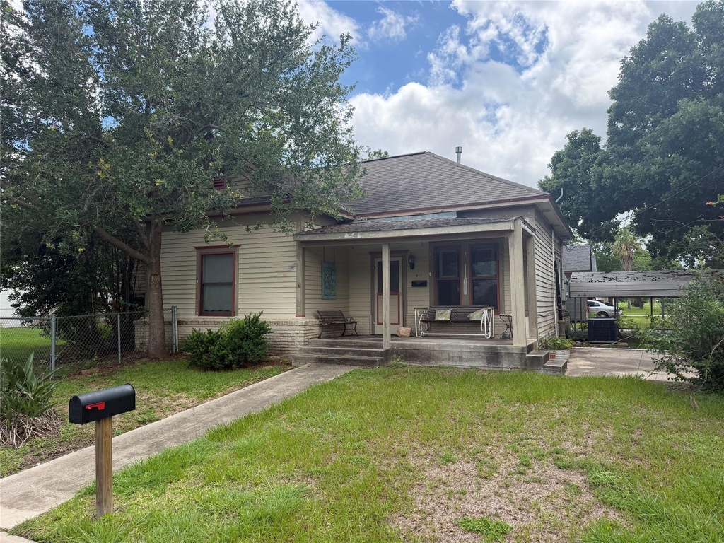 411 5th Street - Photo 0