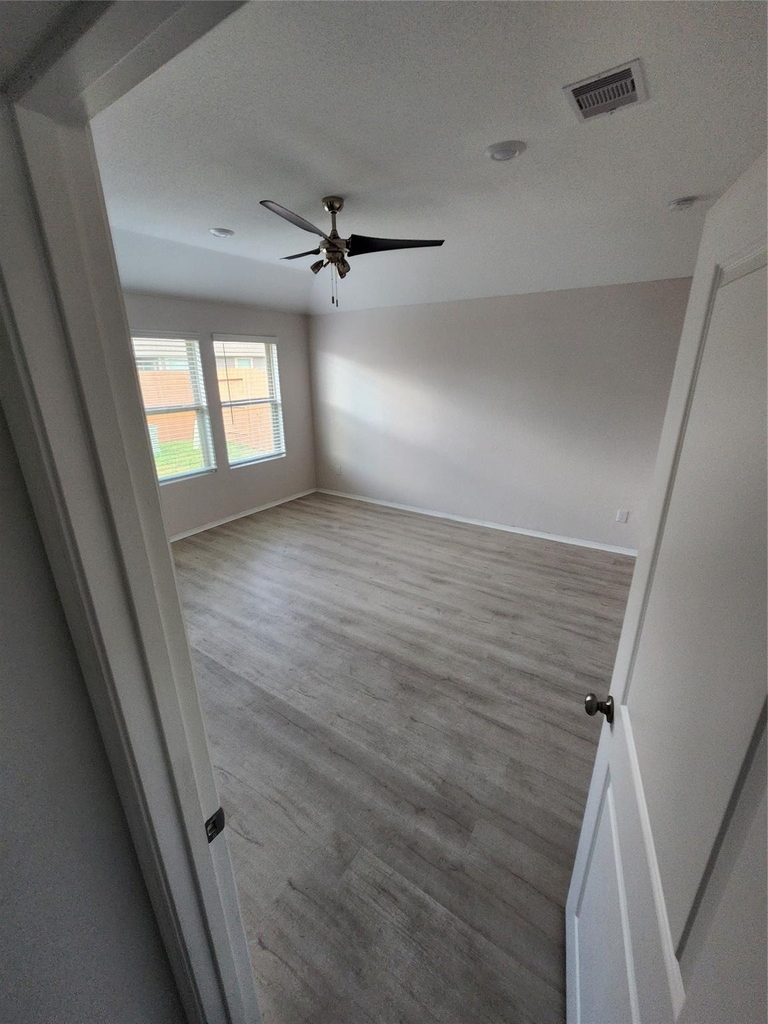 18419 Cobalt Cove Ln - Photo 4