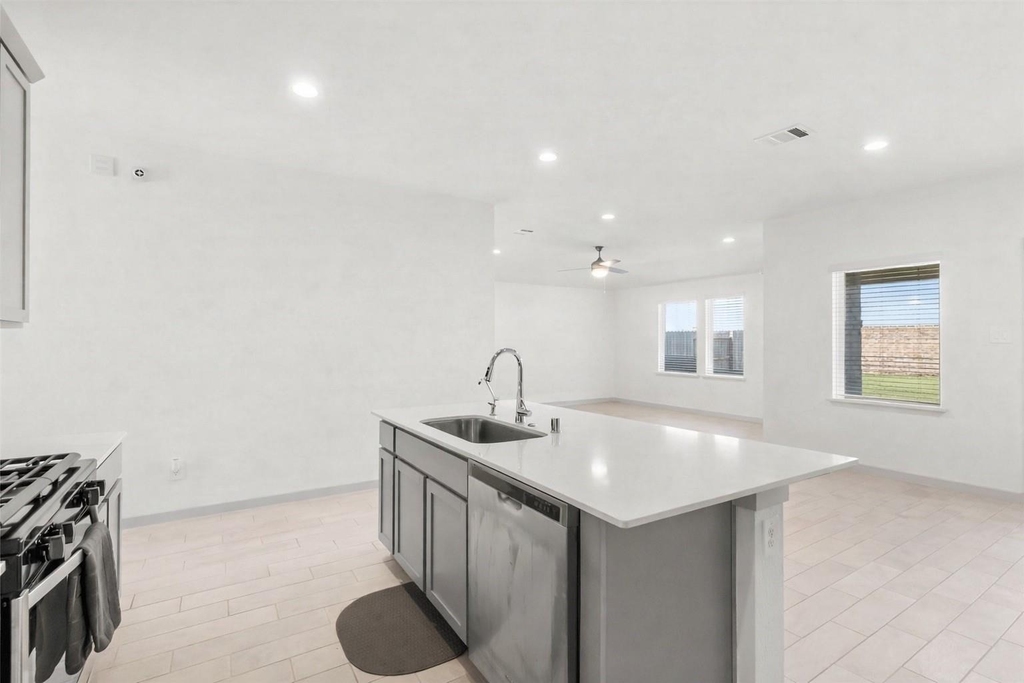 13513 Bonita Island Way - Photo 2