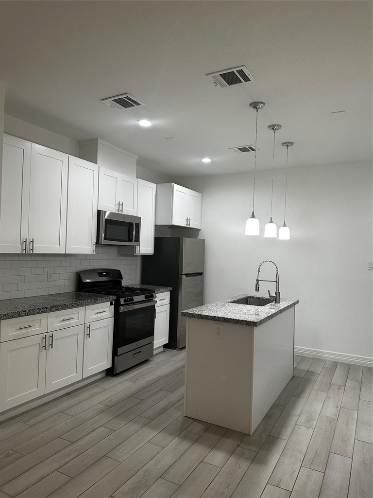7209 Carver Road - Photo 1