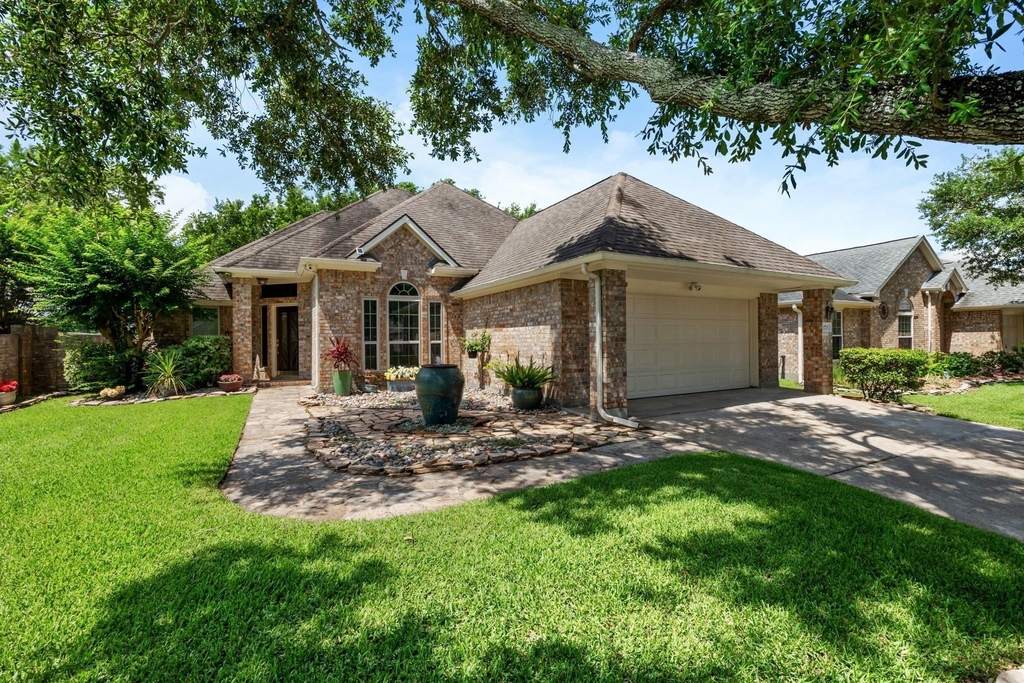 2723 Shelby Drive - Photo 0