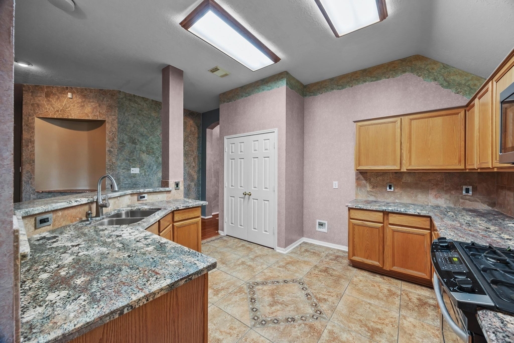 2723 Shelby Drive - Photo 7
