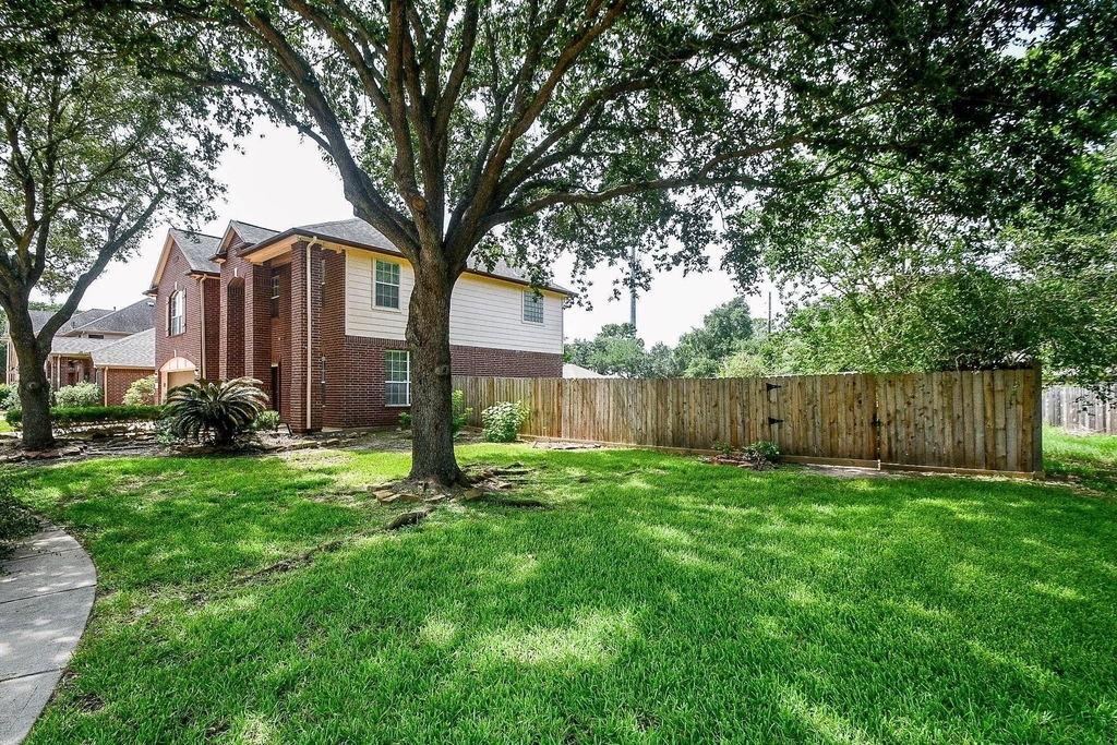 21610 Woodoak Court - Photo 20