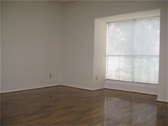 2100 Tanglewilde Street - Photo 6