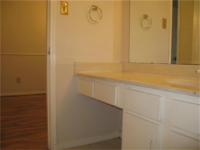2100 Tanglewilde Street - Photo 7