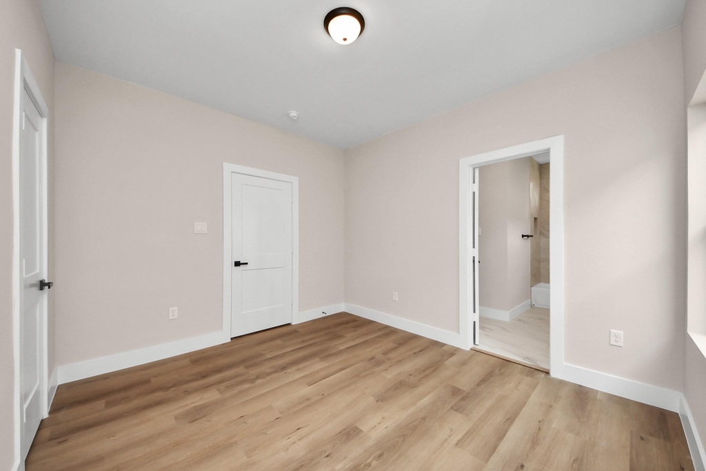 7542 Charlie Street - Photo 15