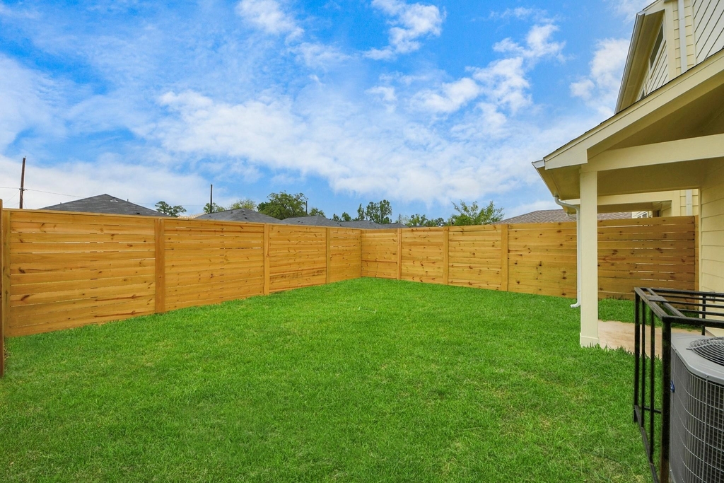 7542 Charlie Street - Photo 3