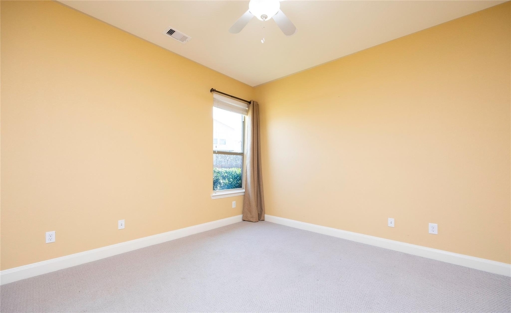 6743 Honeycrest Lane - Photo 15