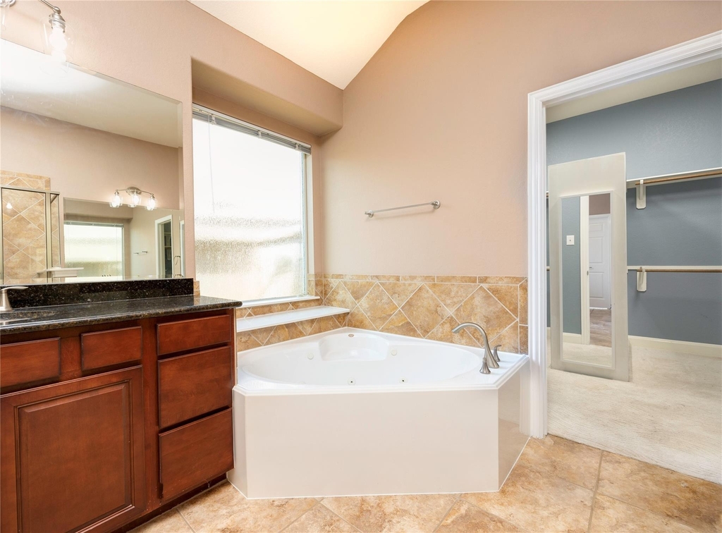 6743 Honeycrest Lane - Photo 10