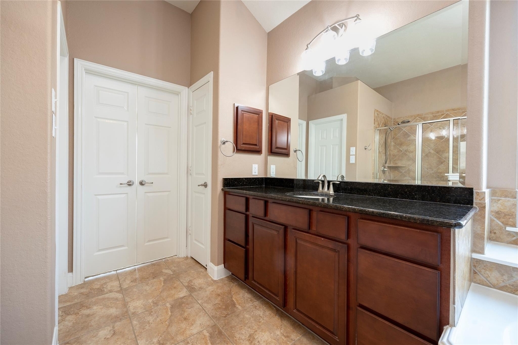 6743 Honeycrest Lane - Photo 9