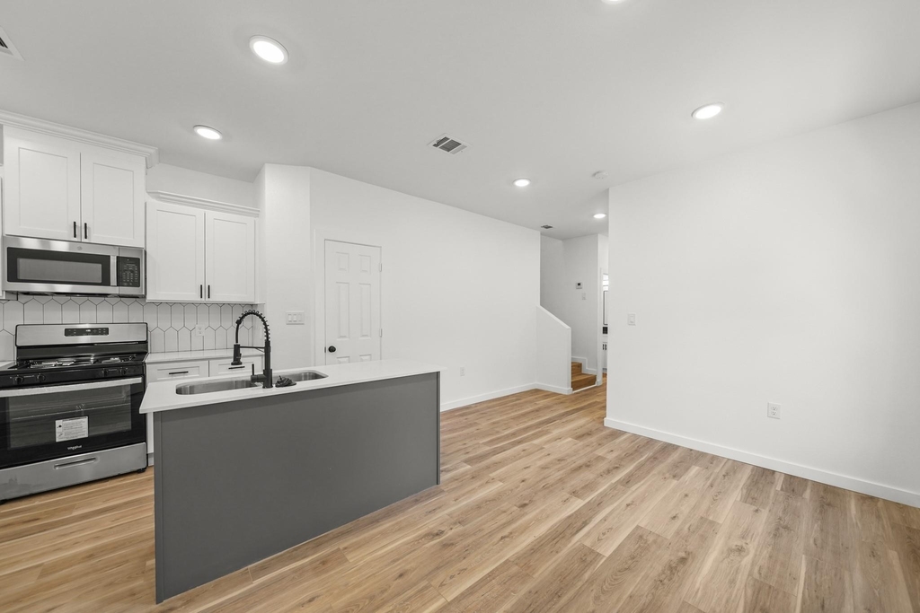 2195 W Lang - Photo 5