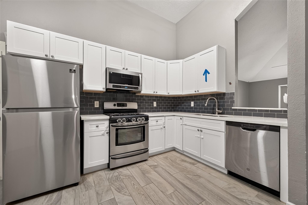 10031 Prospect Hill Drive - Photo 9
