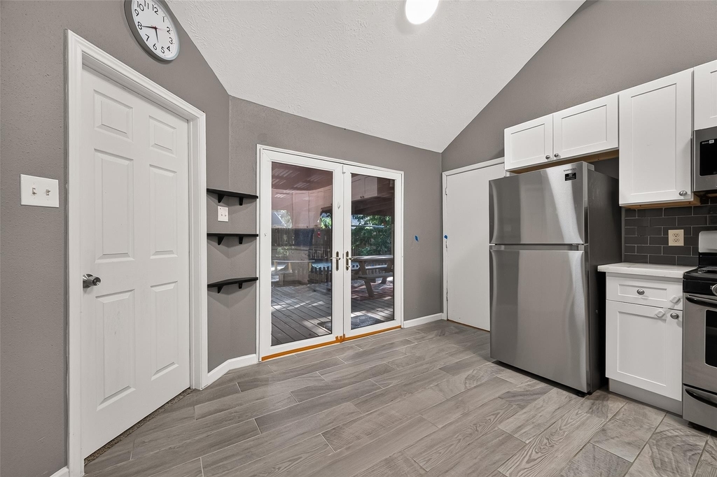 10031 Prospect Hill Drive - Photo 12