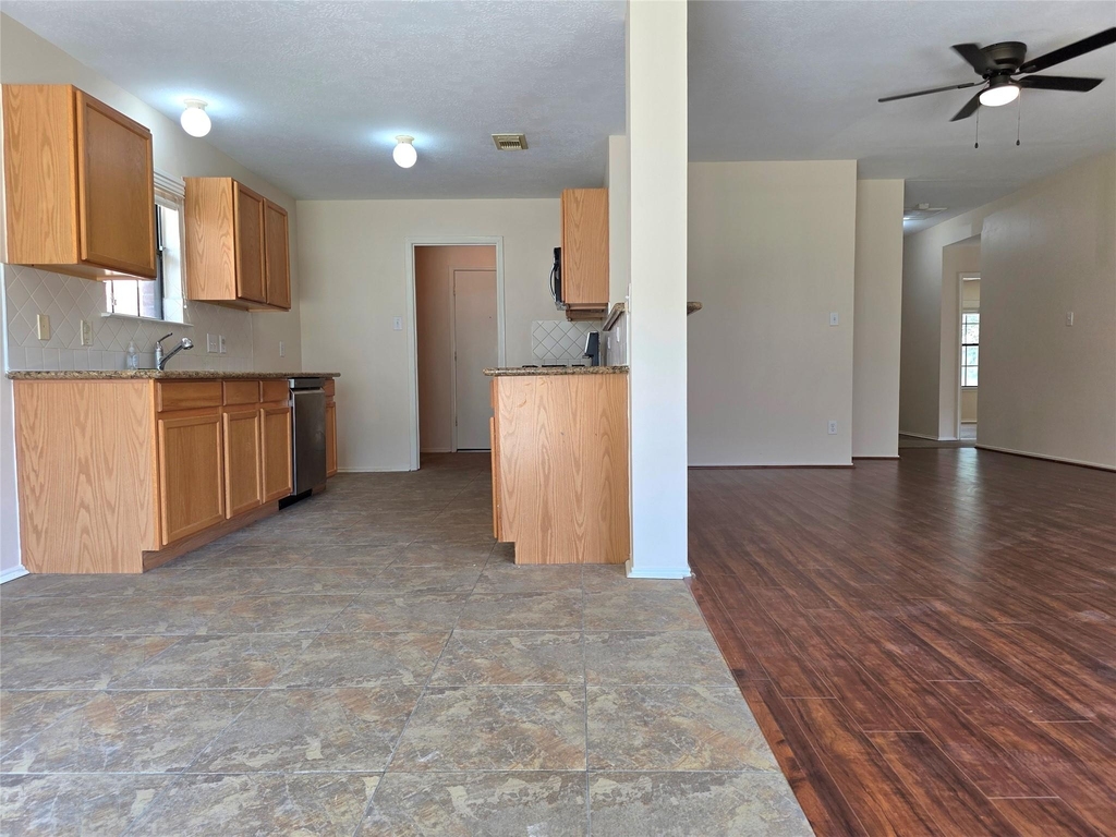 16106 Darwood Court - Photo 8