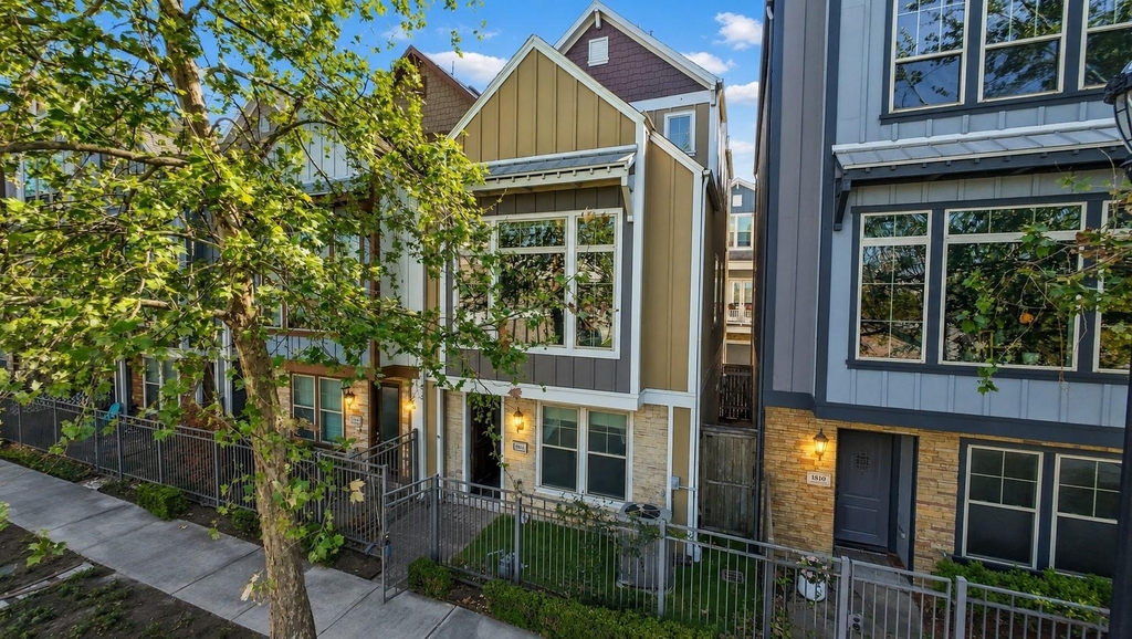 1812 Dennis Street - Photo 2