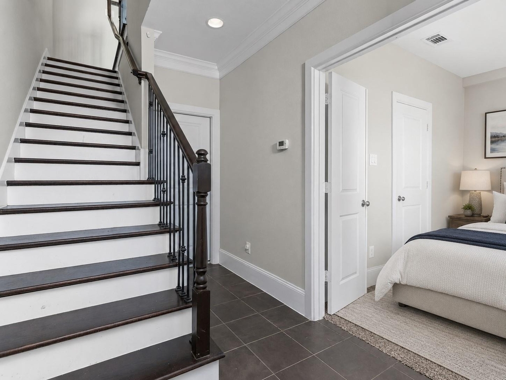 1812 Dennis Street - Photo 3