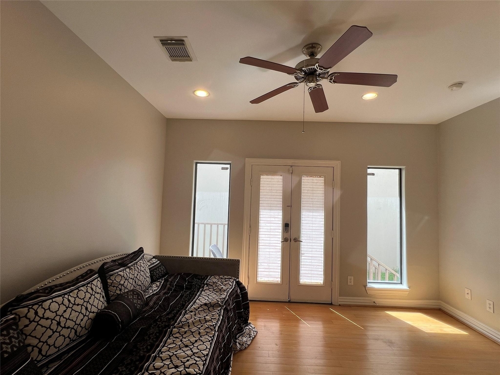 2314 Camden Drive - Photo 2