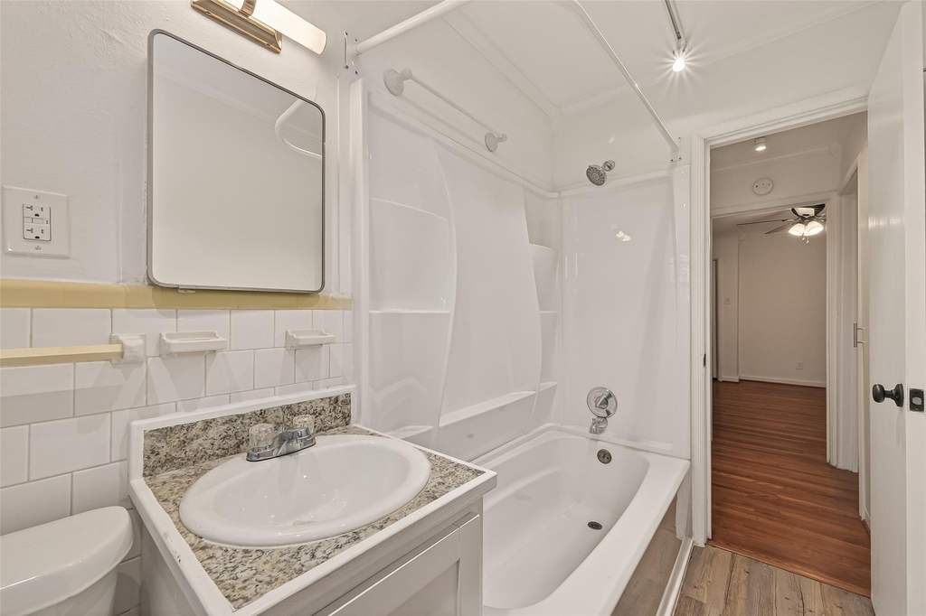2021 Southgate Boulevard - Photo 23
