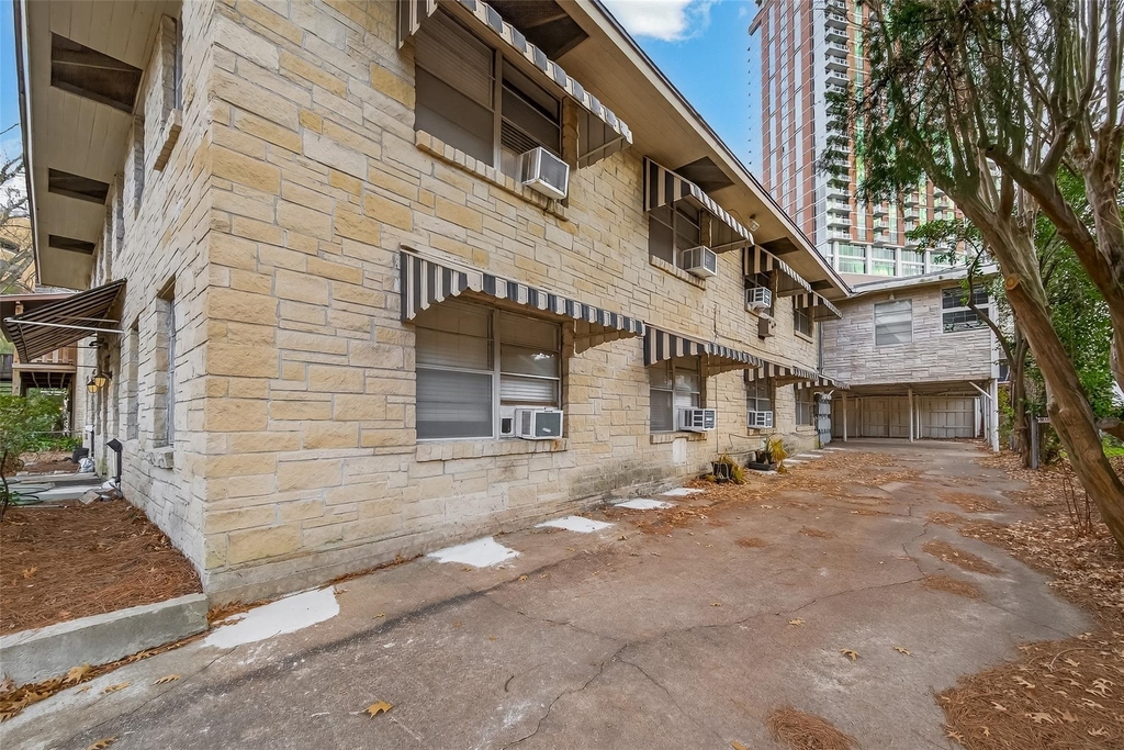 2021 Southgate Boulevard - Photo 24