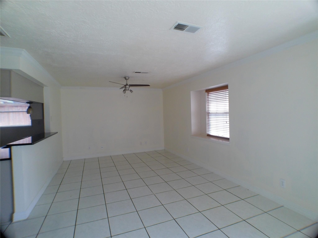 6350 Crestside Drive - Photo 3