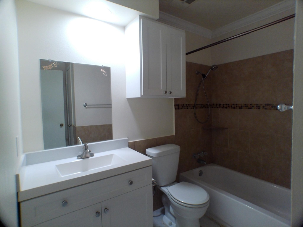 6350 Crestside Drive - Photo 10