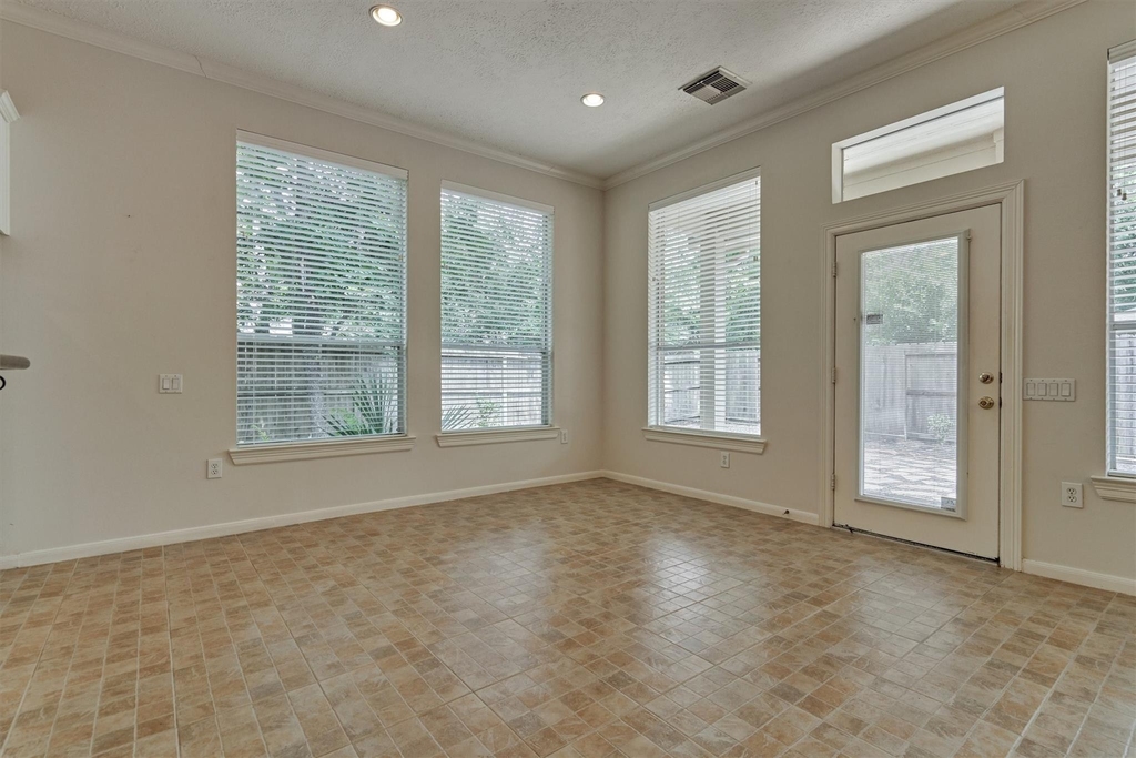 118 Robindale Circle - Photo 8