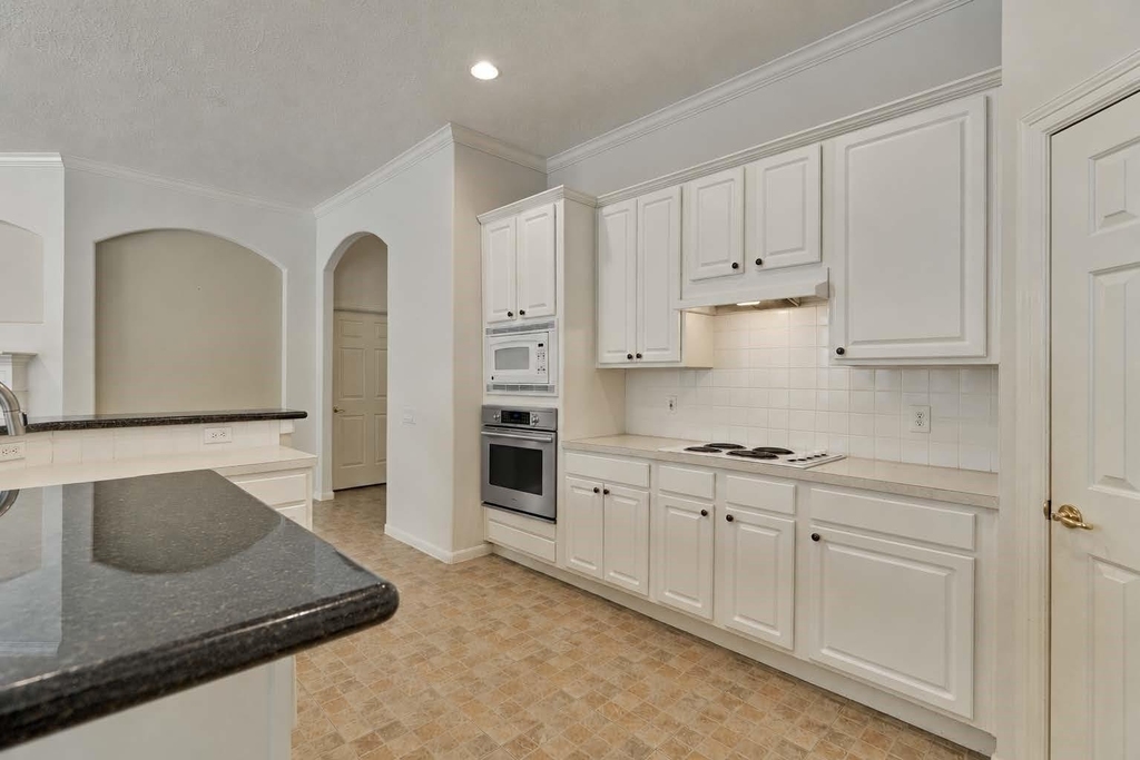 118 Robindale Circle - Photo 10