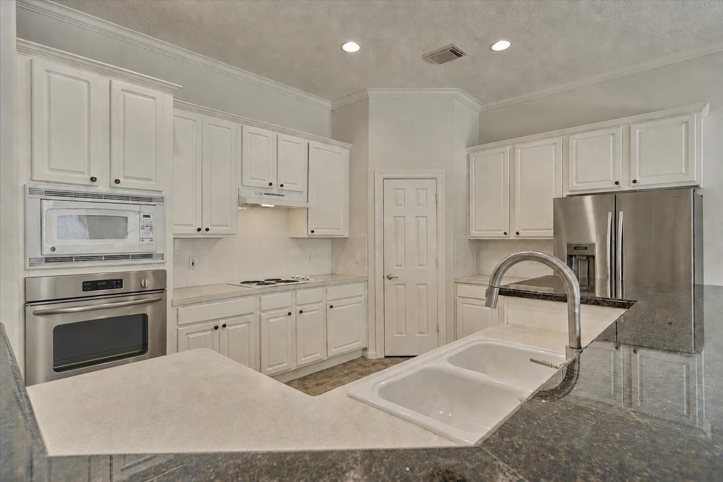 118 Robindale Circle - Photo 9