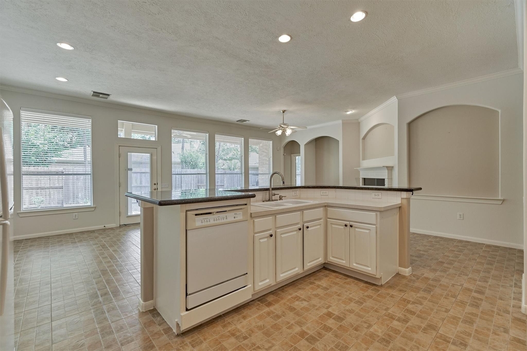 118 Robindale Circle - Photo 11