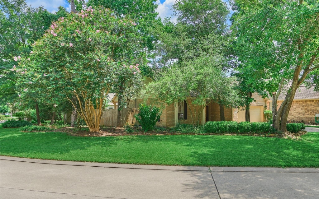 118 Robindale Circle - Photo 1