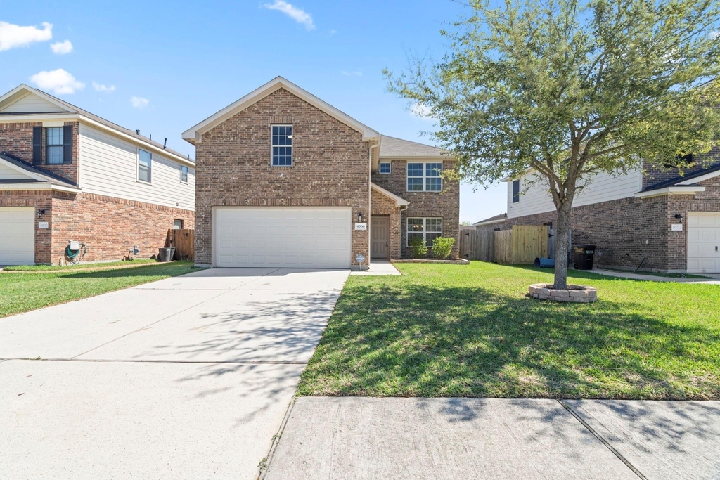 9006 Sasson Boulevard - Photo 0