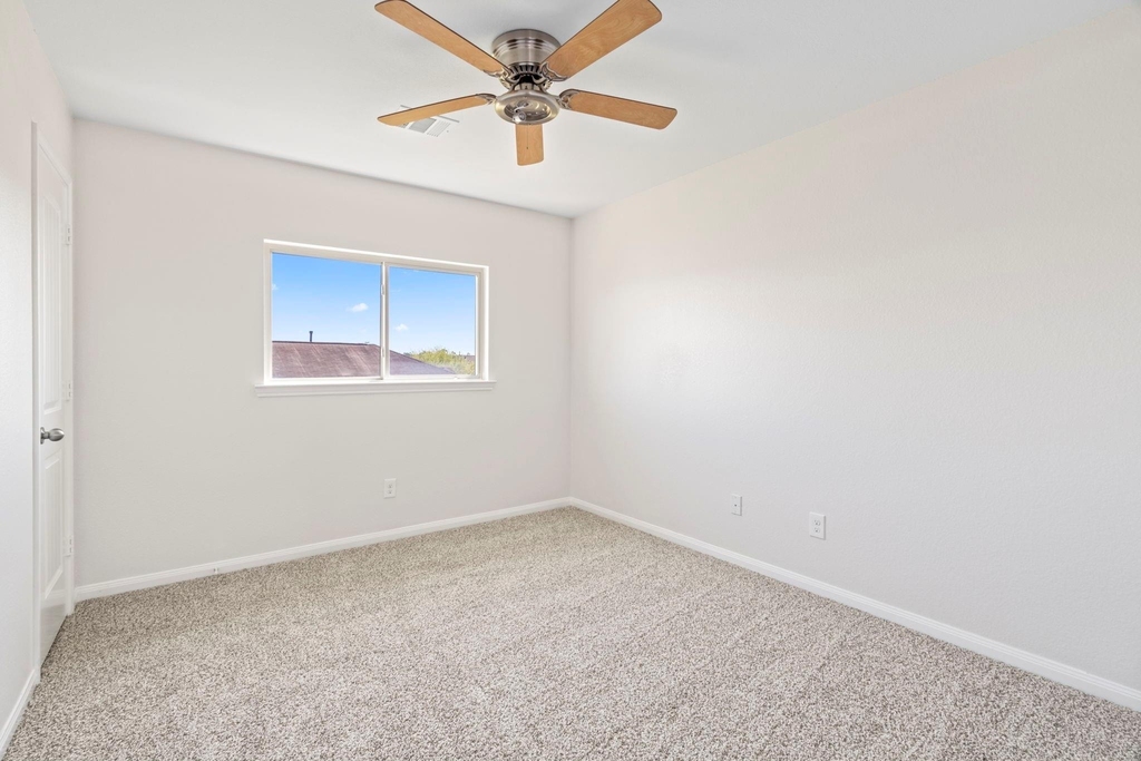 9006 Sasson Boulevard - Photo 20