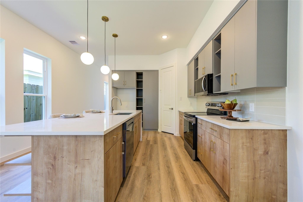 7118 Eastwood Street - Photo 6