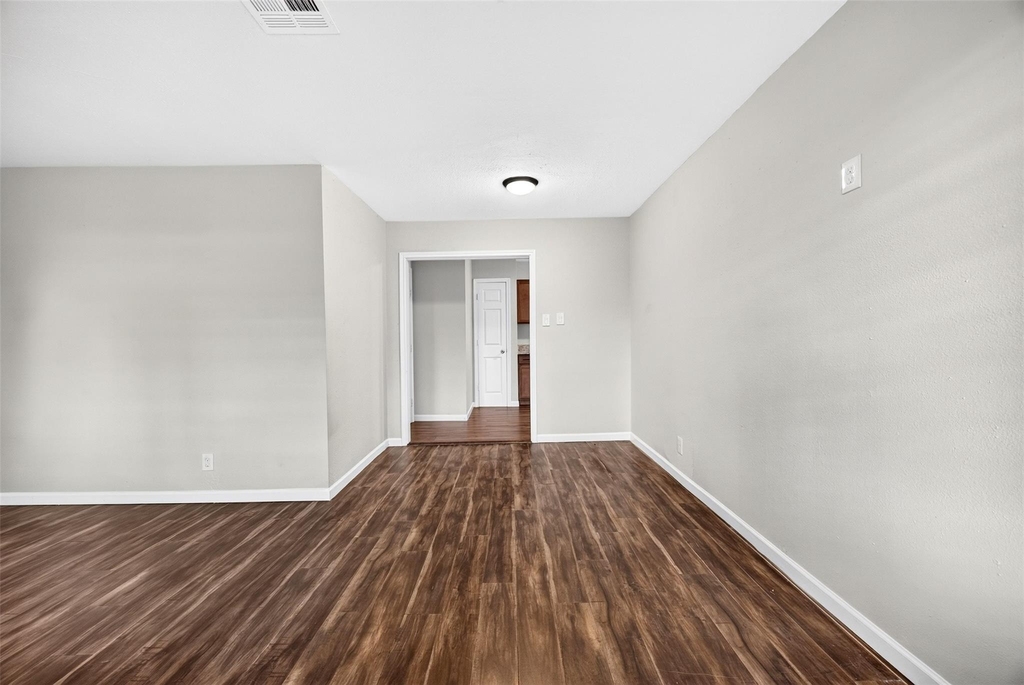 530 Globe Street - Photo 12