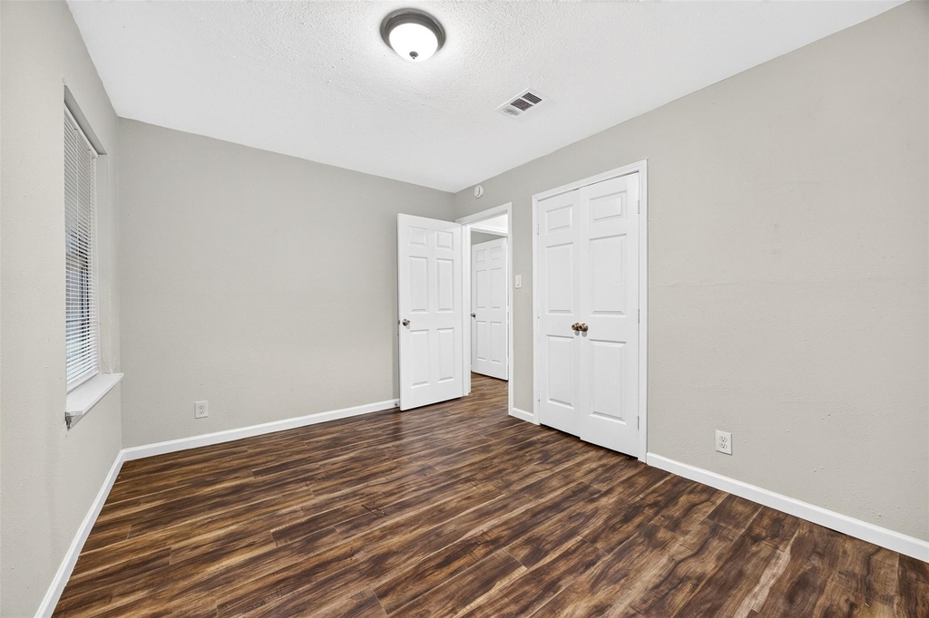 530 Globe Street - Photo 25