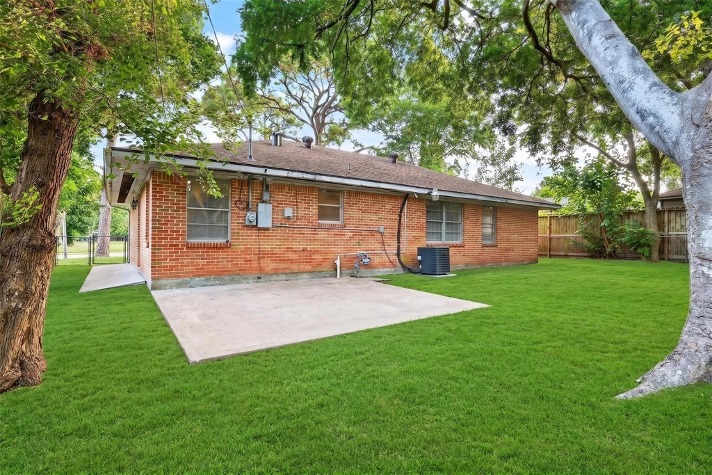 530 Globe Street - Photo 31