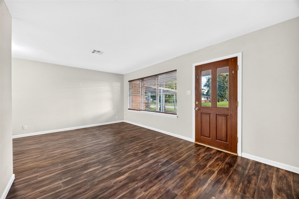 530 Globe Street - Photo 13
