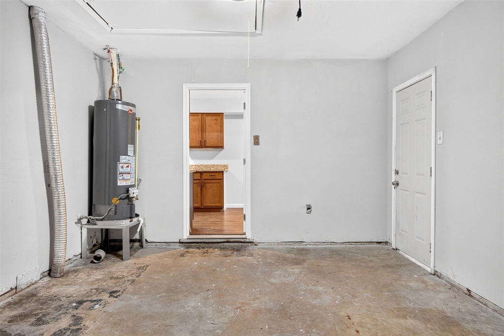 530 Globe Street - Photo 29