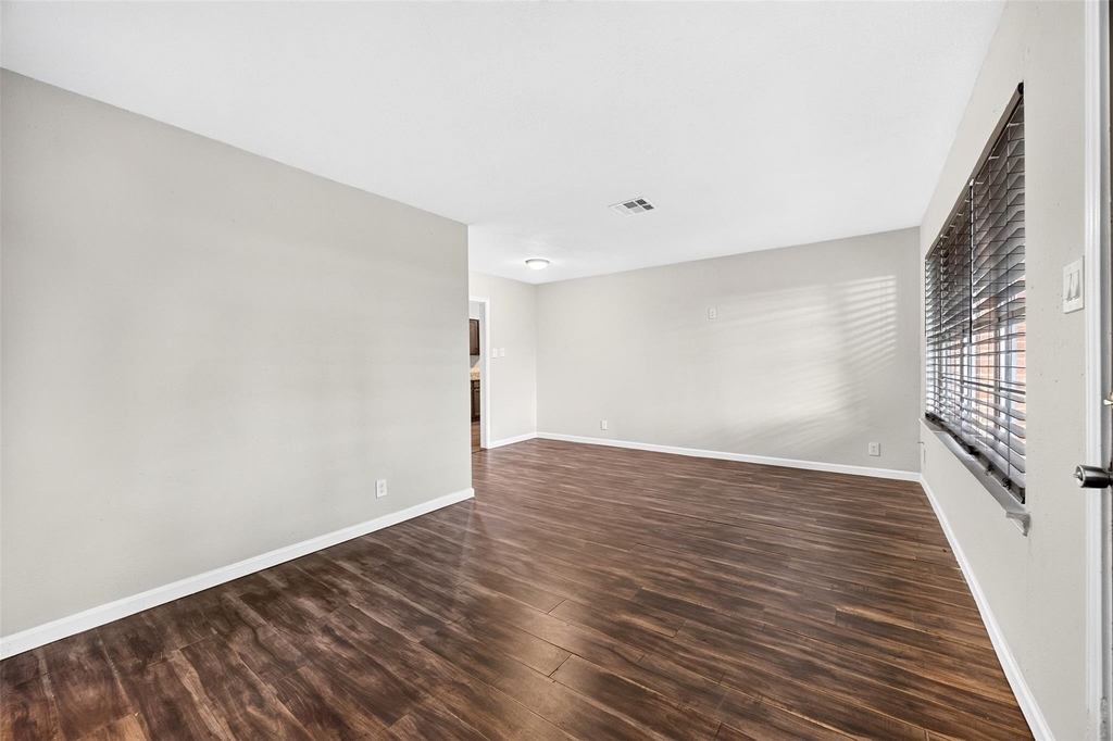 530 Globe Street - Photo 10