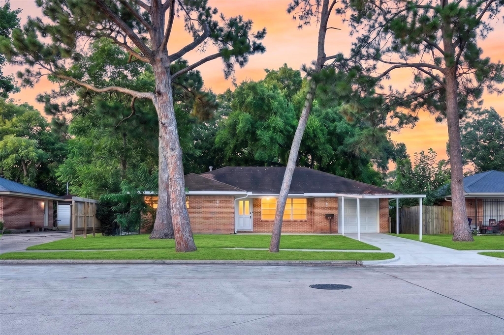 530 Globe Street - Photo 1