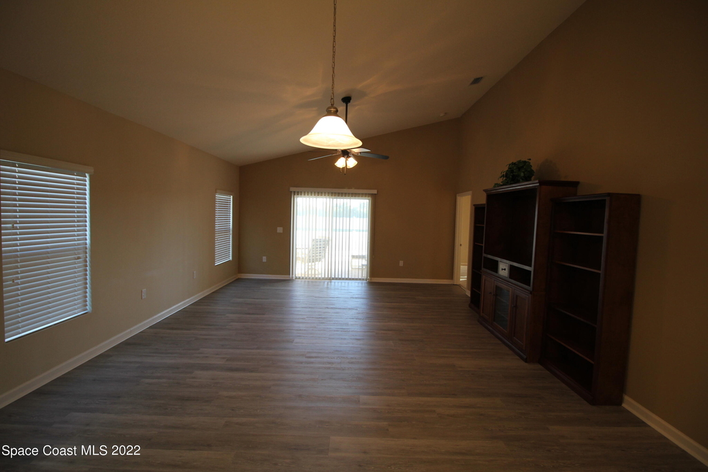 2448 Snapdragon Drive Nw - Photo 7