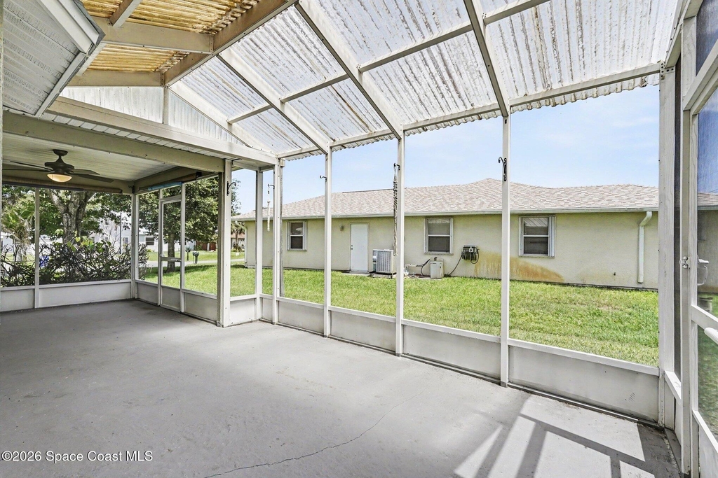 880 Vocelle Avenue - Photo 19